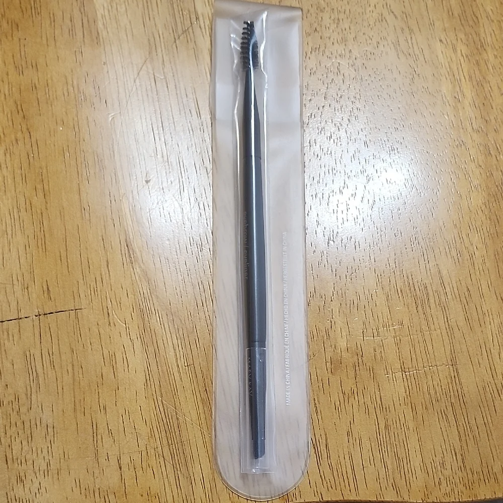 Black Dual-Ended Eyebrow Eye liner Brush, brand new in plastic case